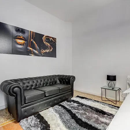Re Di Apartament *
